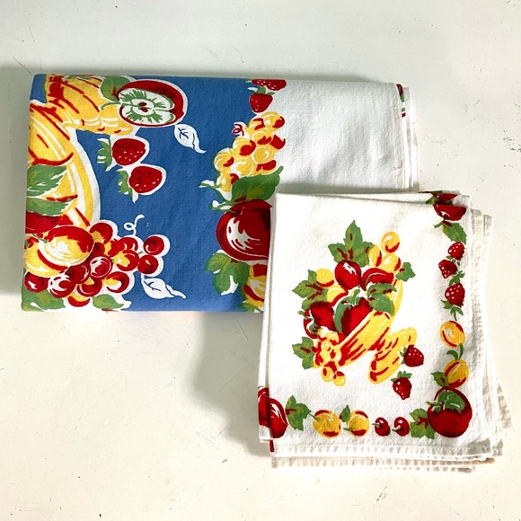 Vintage 40’s fruit salad cotton tablecloth & napkins set